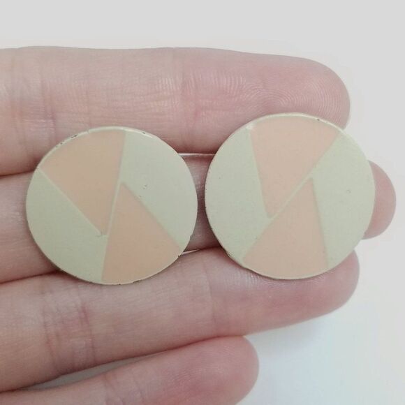 Vintage Cream and Pastel Pink Round Stud Earrings, Enamel 80s style - Picture 6 of 6